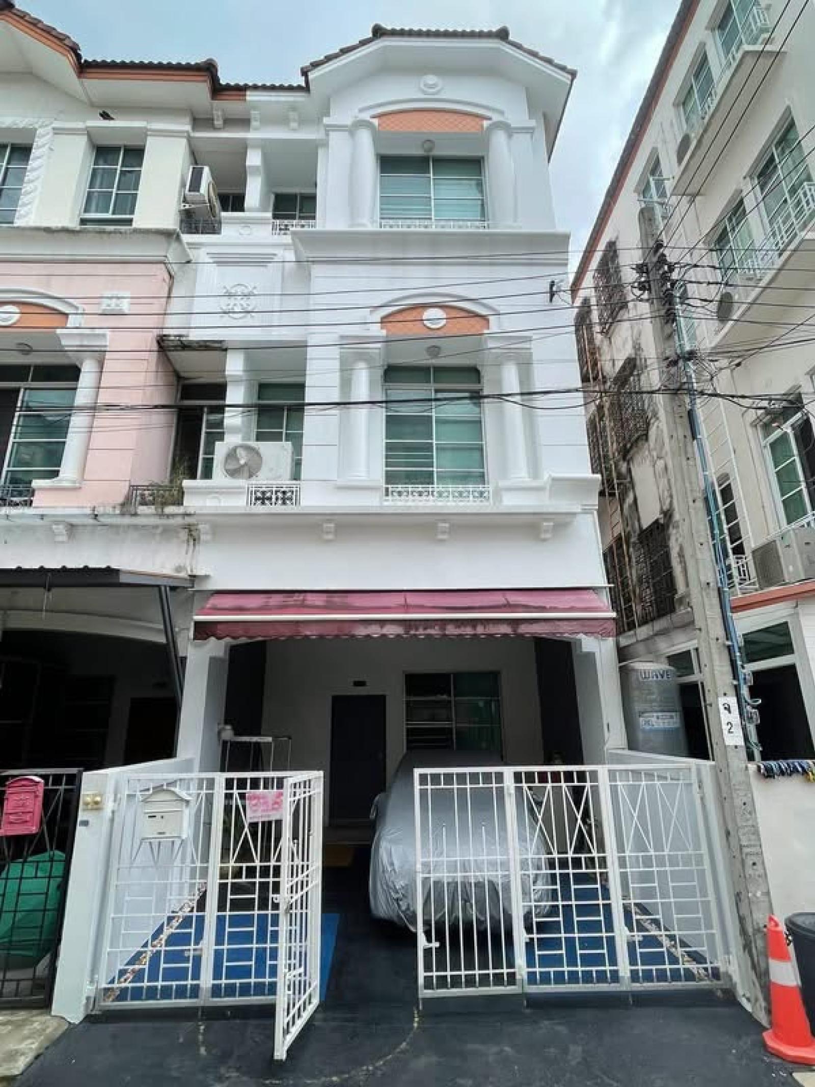 ขายทาวน์เฮ้าส์/ทาวน์โฮม บ้านกลางเมือง พระราม 9 - ลาดพร้าว ห้องมุม MRT-ลาดพร้าว 71 (สายสีเหลือง) พลับพลา เขต วังทองหลาง กรุงเทพ CX-177249 ขายทาวน์เฮ้าส์/ทาวน์โฮม บ้านกลางเมือง พระราม 9 - ลาดพร้าว ห้องมุม MRT-ลาดพร้าว 71 (สายสีเหลือง) พลับพลา เขต วังทองหลาง กรุงเทพ CX-177249