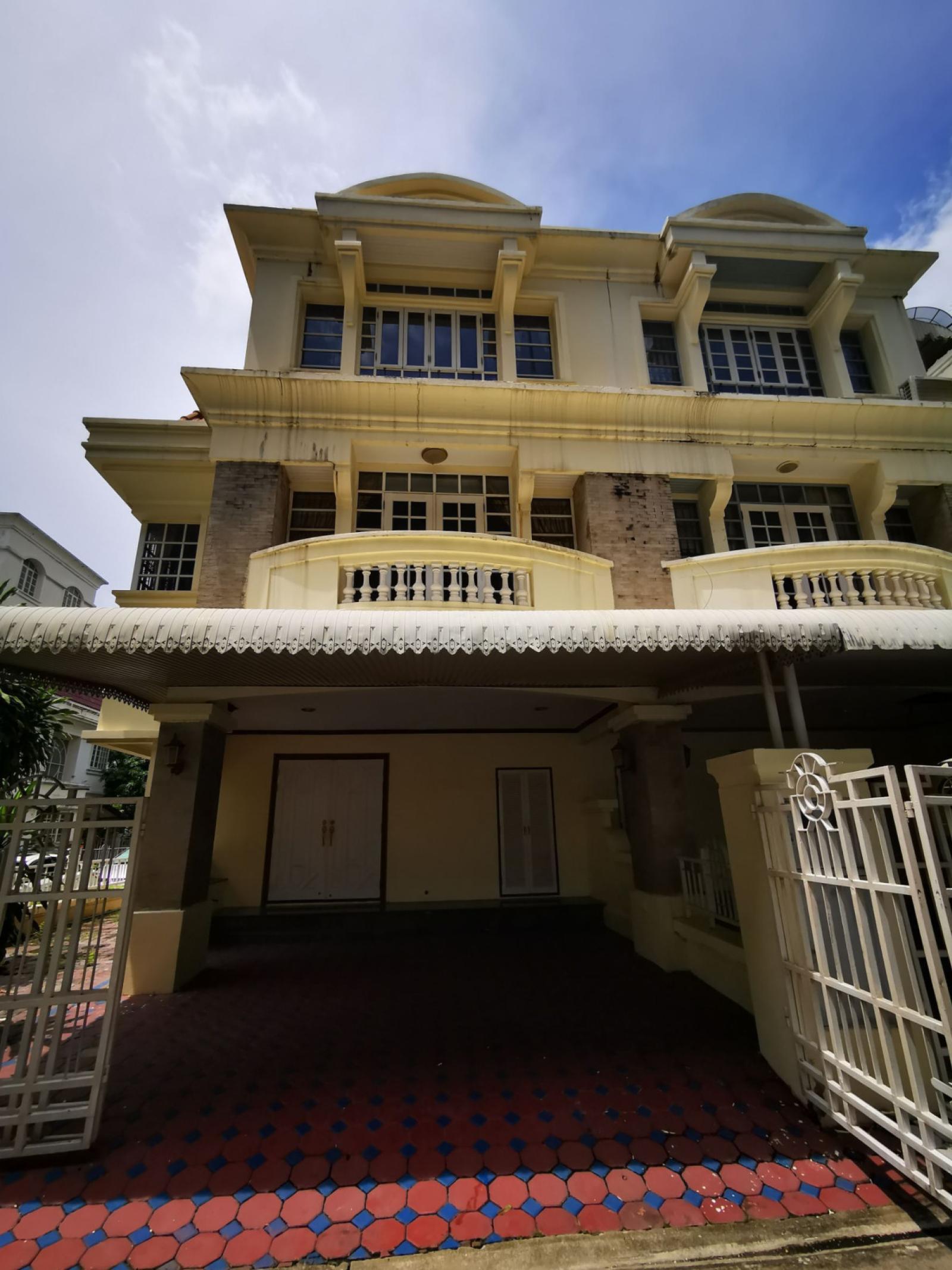 For Sale Townhouse/Townhome , Baan Tharinee Pinklao Village , MRT-Bang Yi Khon , Taling Chan , Taling Chan , Bangkok , CX-176954 For Sale Townhouse/Townhome , Baan Tharinee Pinklao Village , MRT-Bang Yi Khon , Taling Chan , Taling Chan , Bangkok , CX-176954