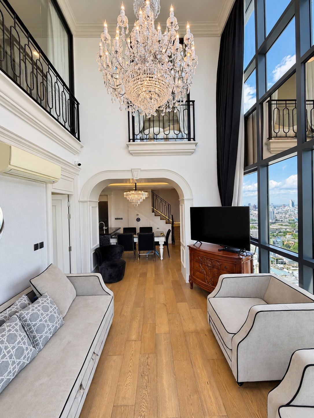 For Rent | Q Chidlom Phetchaburi Duplex 3 Bedrooms | 2.5 Bathrooms | 112 SQM Super City View | 100,000 THB/Month For Rent | Q Chidlom Phetchaburi Duplex 3 Bedrooms | 2.5 Bathrooms | 112 SQM Super City View | 100,000 THB/Month