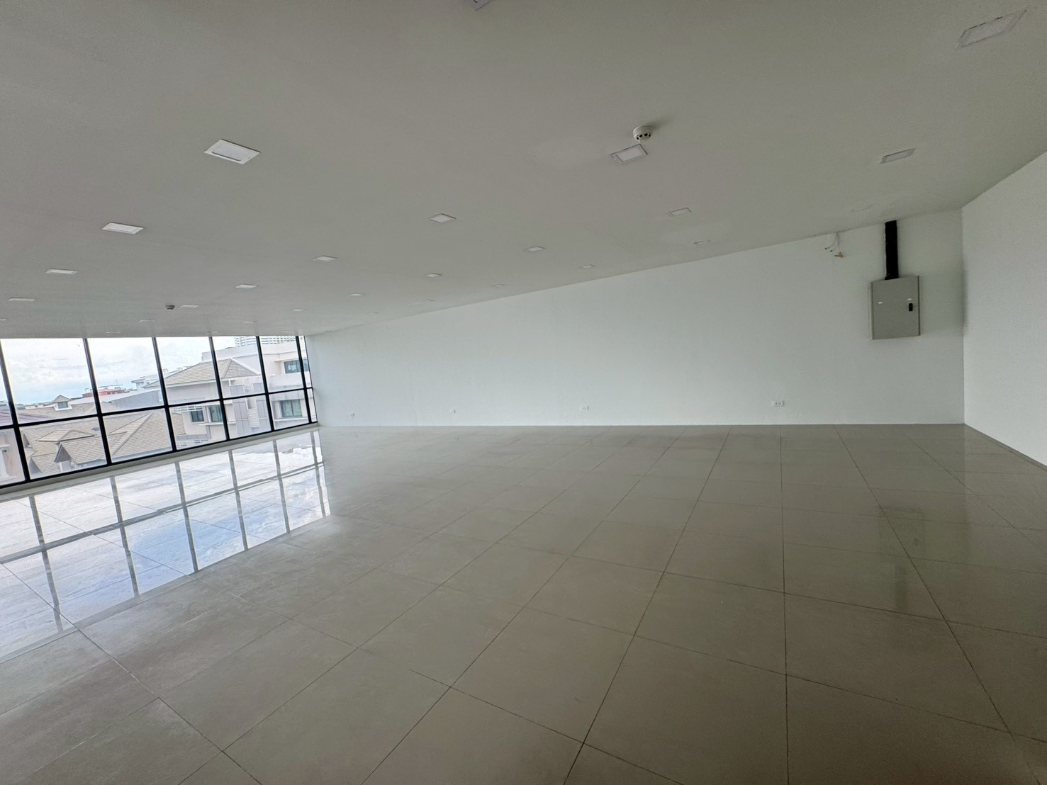 Office space for rent, Rama 3, has an area of 100-300 sq m, complete facilities, near Lotus, near Central, near the expressway. Office space for rent, Rama 3, has an area of 100-300 sq m, complete facilities, near Lotus, near Central, near the expressway.
