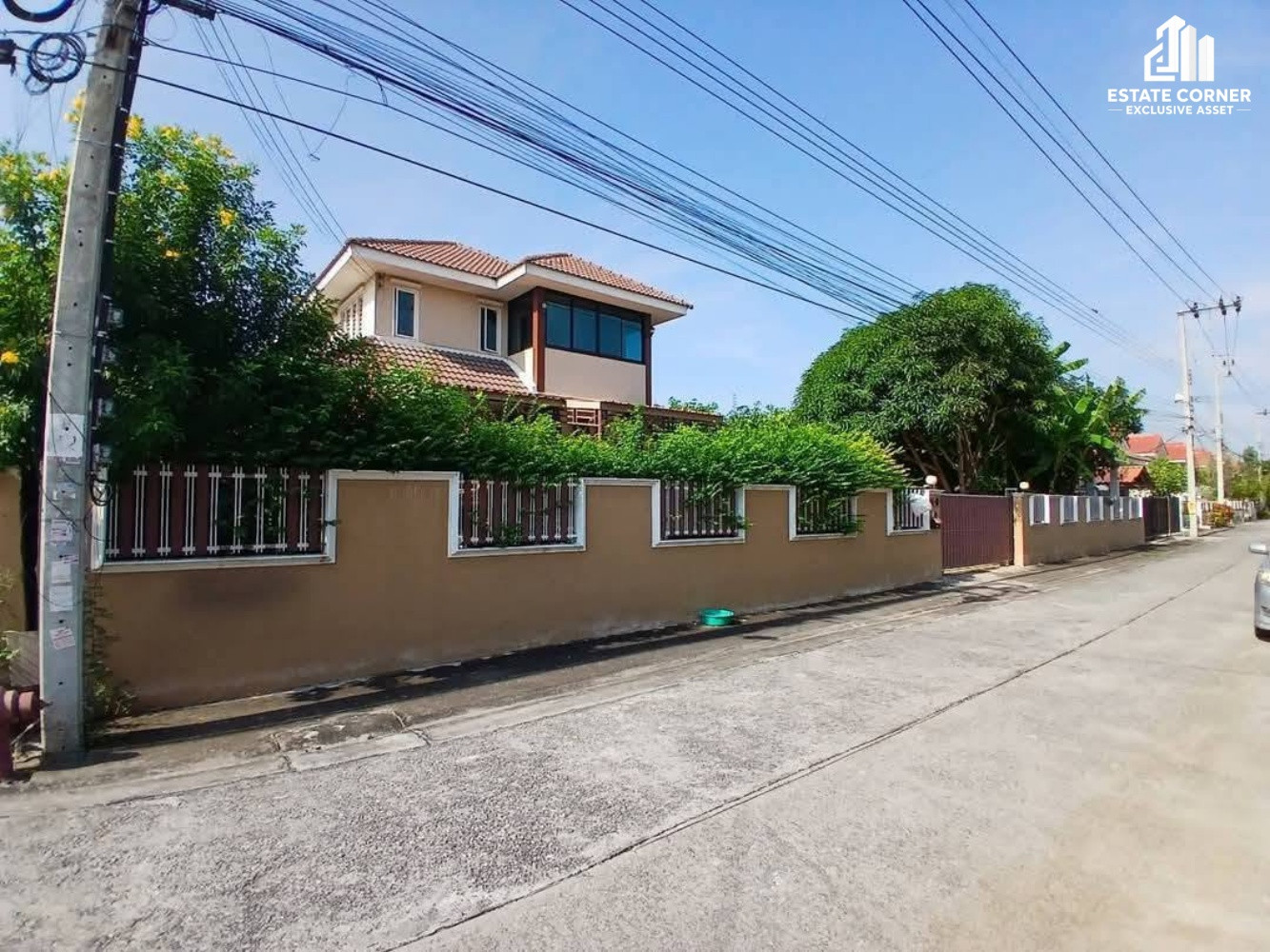 ขายบ้านสวนสวย 200 ตร.ว. อยู่ใน หมู่บ้าน รติรัตน์3 ลาดปลาดุก-คลองตาชม บนทำเล ซอยวัดลาดปลาดุก คลองตาชม อำเภอไทรน้อย
