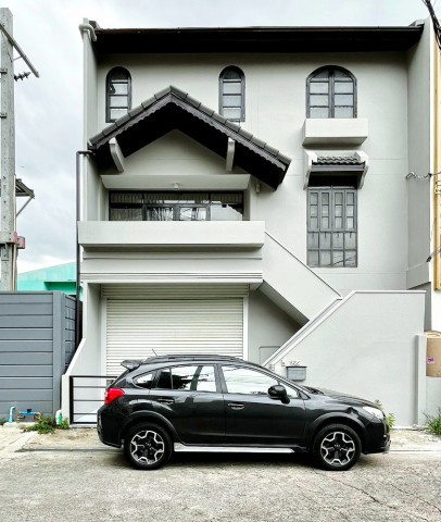 Charn at the Avenue.700m. MRT ChaengWatthana14 160m. Pink Line station. 3-story end-unit townhome – รูปที่ 2