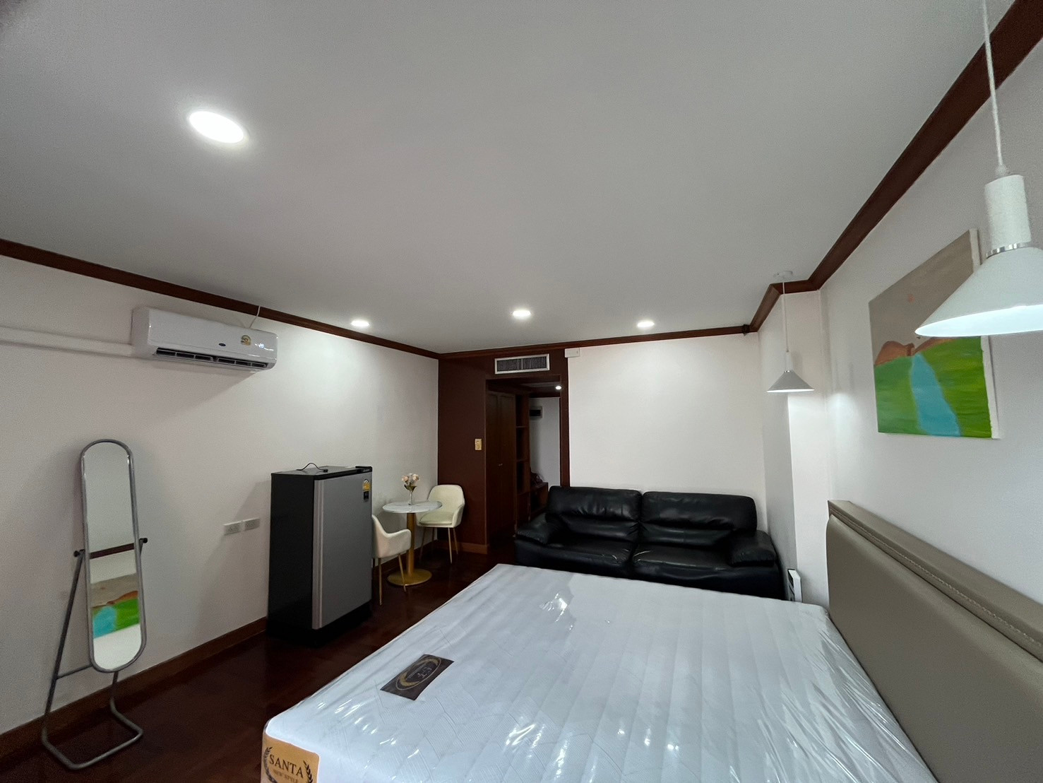 P-56138 📍#คอนโดให้เช่าย่านบางนา Country Complex ชั้น 13 ห้องสตูดิโอ เฟอร์ครบ พร้อมอยู่ ใกล้ BTS บางนา Line ID: @easythaihome 085-592-2897 