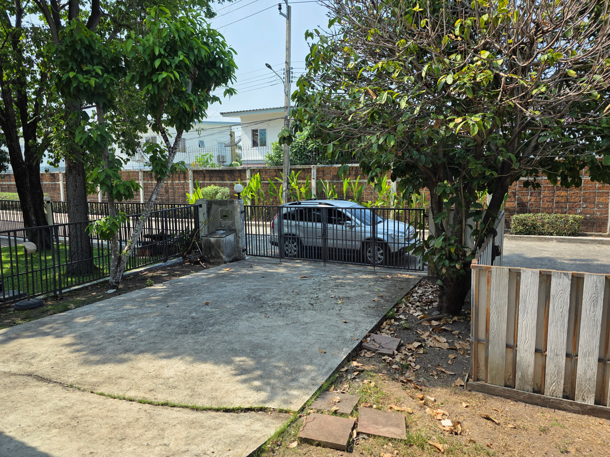 🟢 For sale/rent, 2-story detached house, Parichat Suwinthawong (Parichat Suwinthawong), with furniture, 3 air conditioners, shady atmosphere, pleasant. – รูปที่ 2