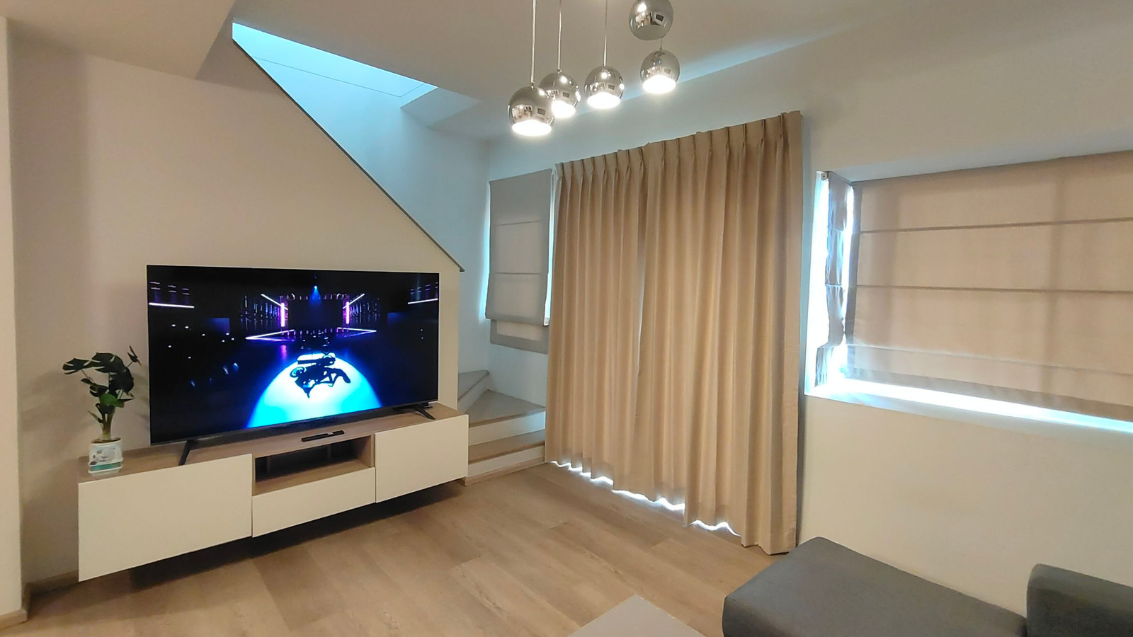 ✨🏡Townhome for rent in the corner of Indy Bangna-Ramkhamhaeng 2 ✔️ Complete with furniture + electrical appliances 🏡Corner with privacy There is a garden blocking view from the side of the house, behind the house, a corner house, one wall not attached to  – รูปที่ 3
