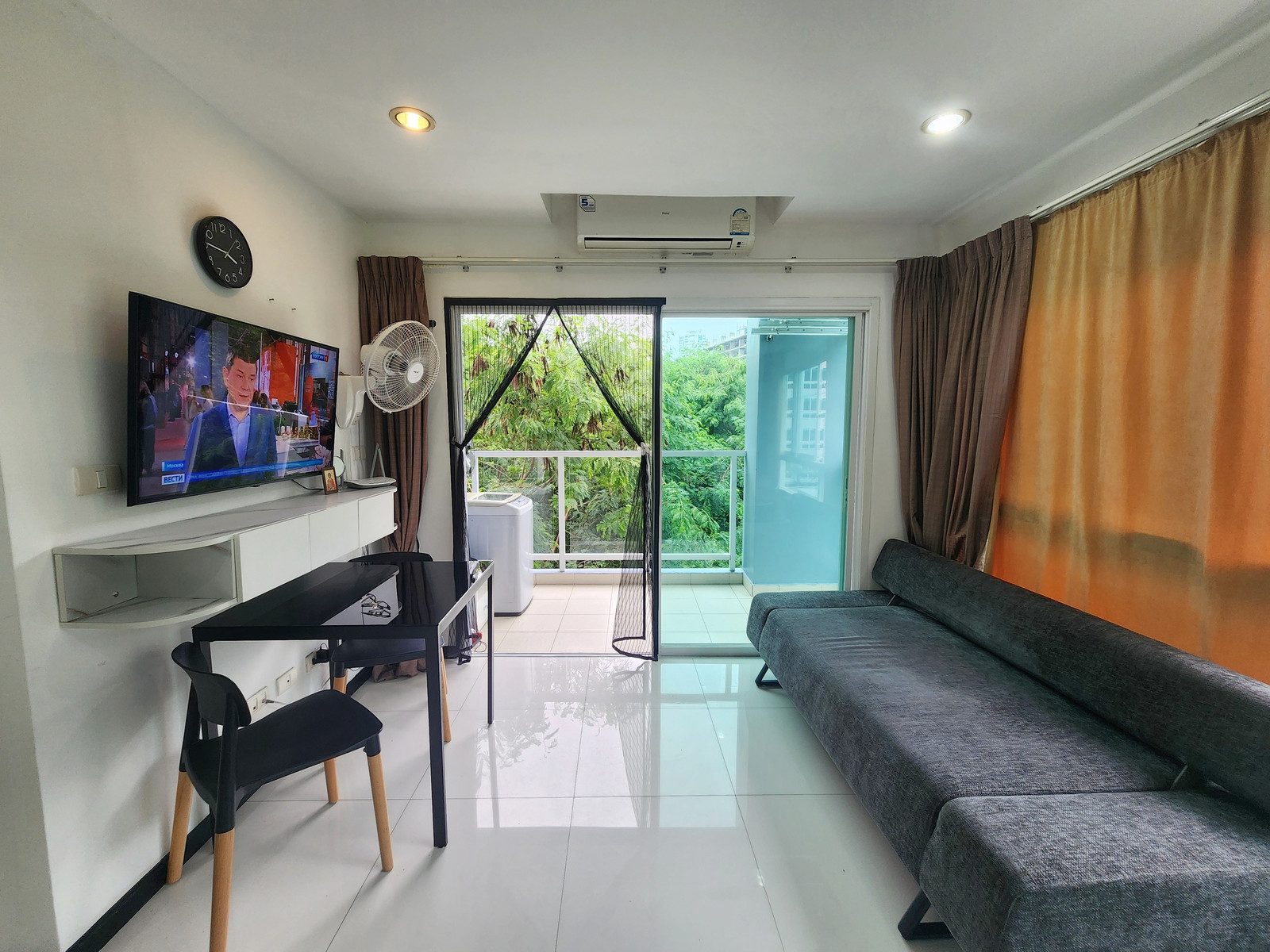 Condo for sale Siam Oriental Garden 2, Pratumnak Hill, Pattaya | Corner room, wide balcony, very good condition. Condo for sale Siam Oriental Garden 2, Pratumnak Hill, Pattaya | Corner room, wide balcony, very good condition.