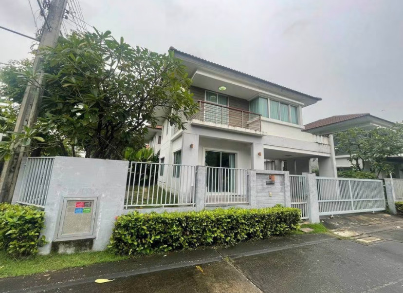 Single house for rent, corner Atoll Lanta Resort Life Bangna, resort style, near Mega Bangna.