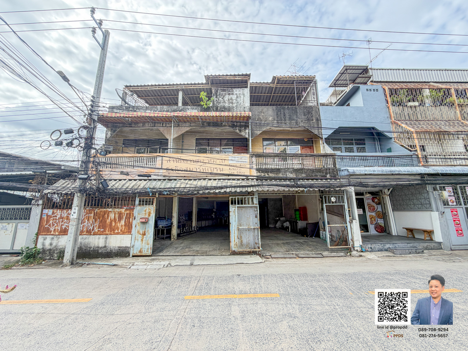 ขาย Mixed-Use Commercial Building ปรีดีพนมยงค์ 42 พื้นที่ 600 ตร.ม. เข้าออกได้ 2 ด้าน ขาย Mixed-Use Commercial Building ปรีดีพนมยงค์ 42 พื้นที่ 600 ตร.ม. เข้าออกได้ 2 ด้าน