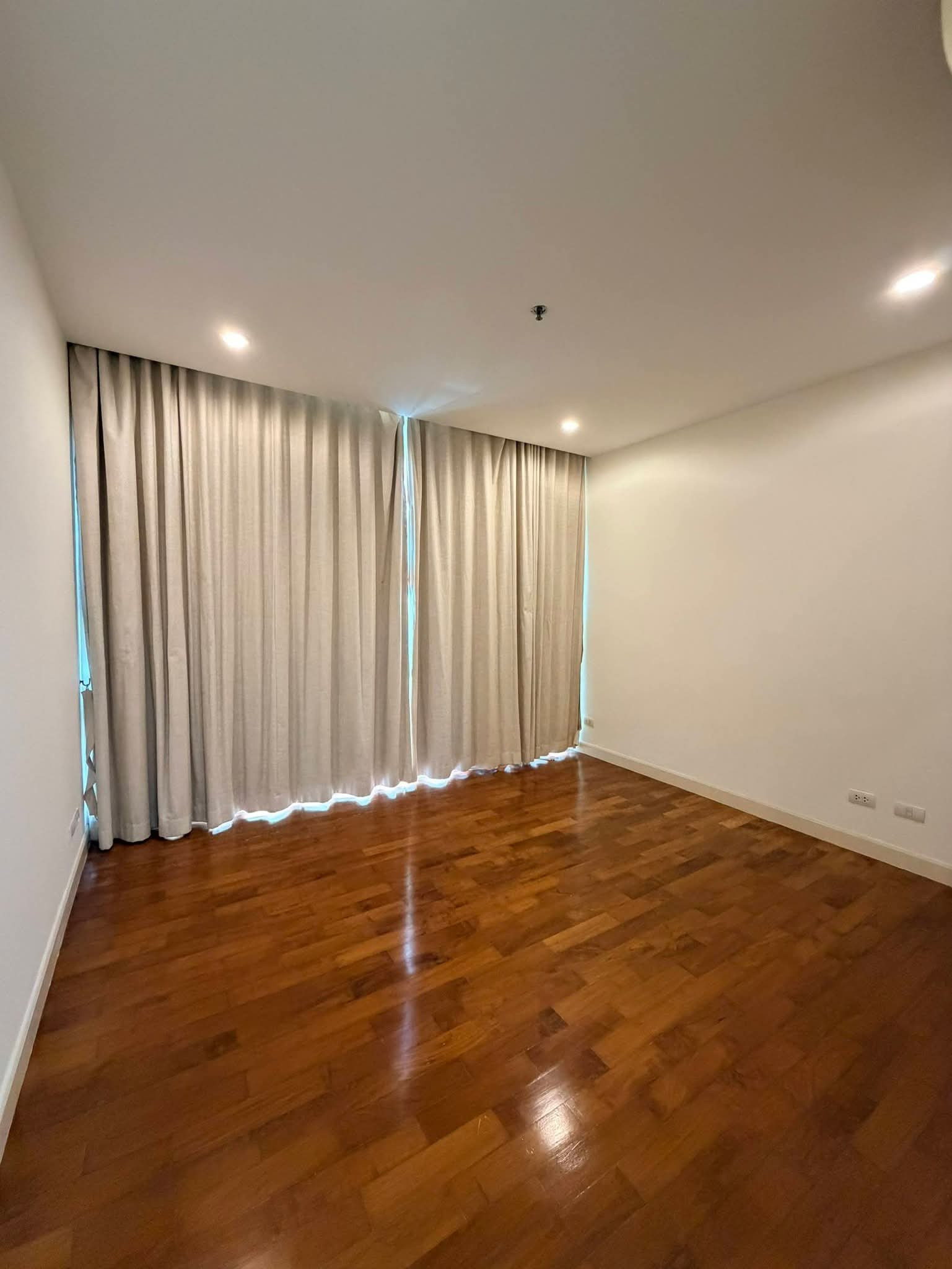 Condo for sell, near Emsphere and BTS Phromphong, best price!!!! – รูปที่ 4