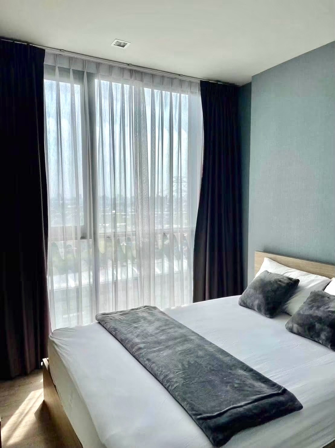 📍Project: The Line Wongsawang 🚝 Near: MRT Wong Sawang Station 100 meters 💵 Rental price: 11,000 baht / month ✅