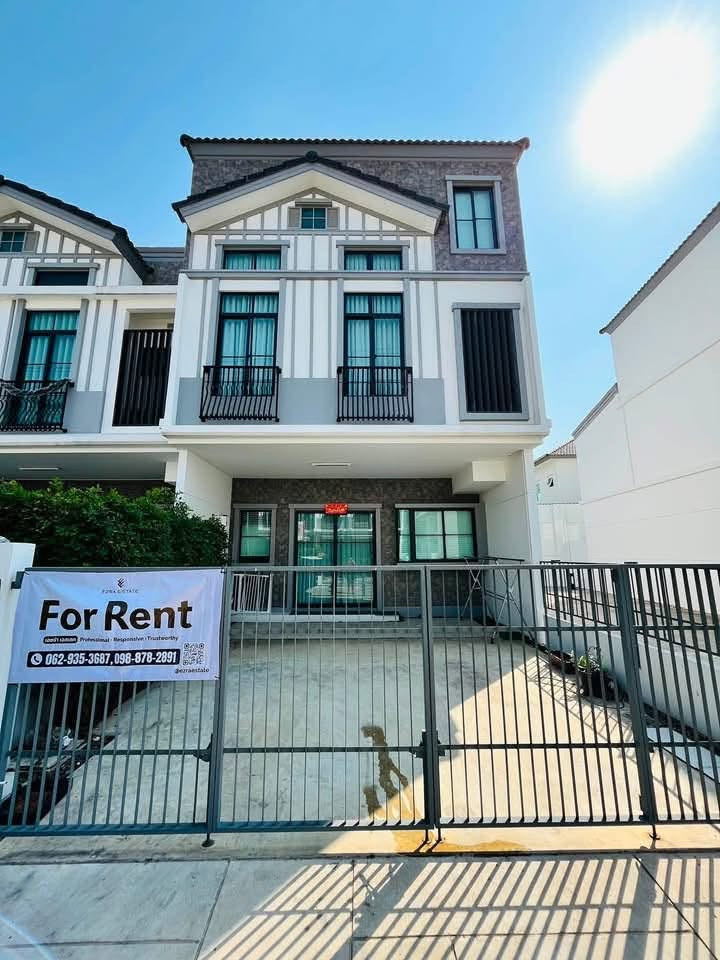 Townhome for rent, 2 floors, 3 bedrooms, 3 bathrooms. Townhome for rent, 2 floors, 3 bedrooms, 3 bathrooms.