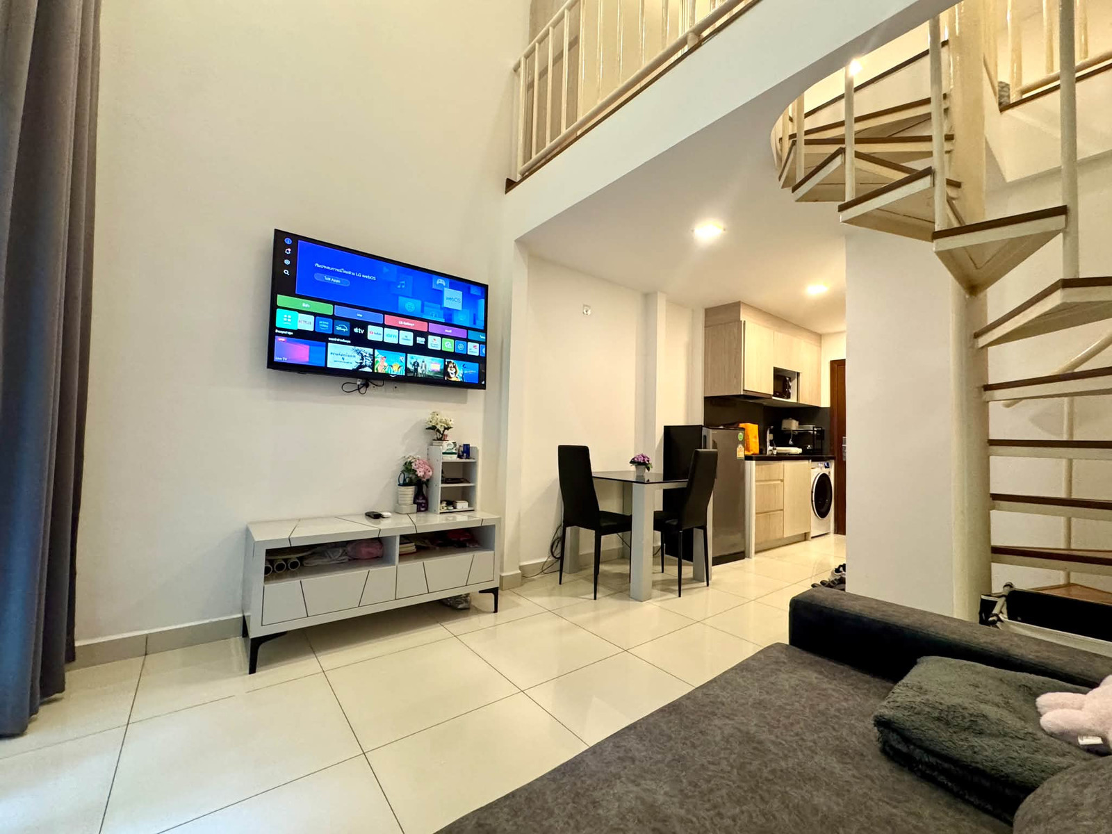 Loft Style Condo for Sale in Pattaya, Laguna Beach Resort 2, Pool View. Loft Style Condo for Sale in Pattaya, Laguna Beach Resort 2, Pool View.