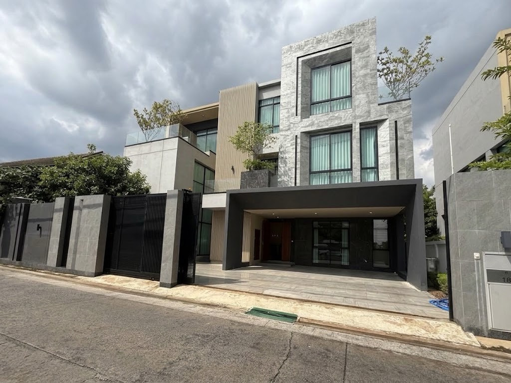 🏡 3-STORY DETACHED HOUSE FOR RENT | The Master Sukhumvit 🏡 3-STORY DETACHED HOUSE FOR RENT | The Master Sukhumvit