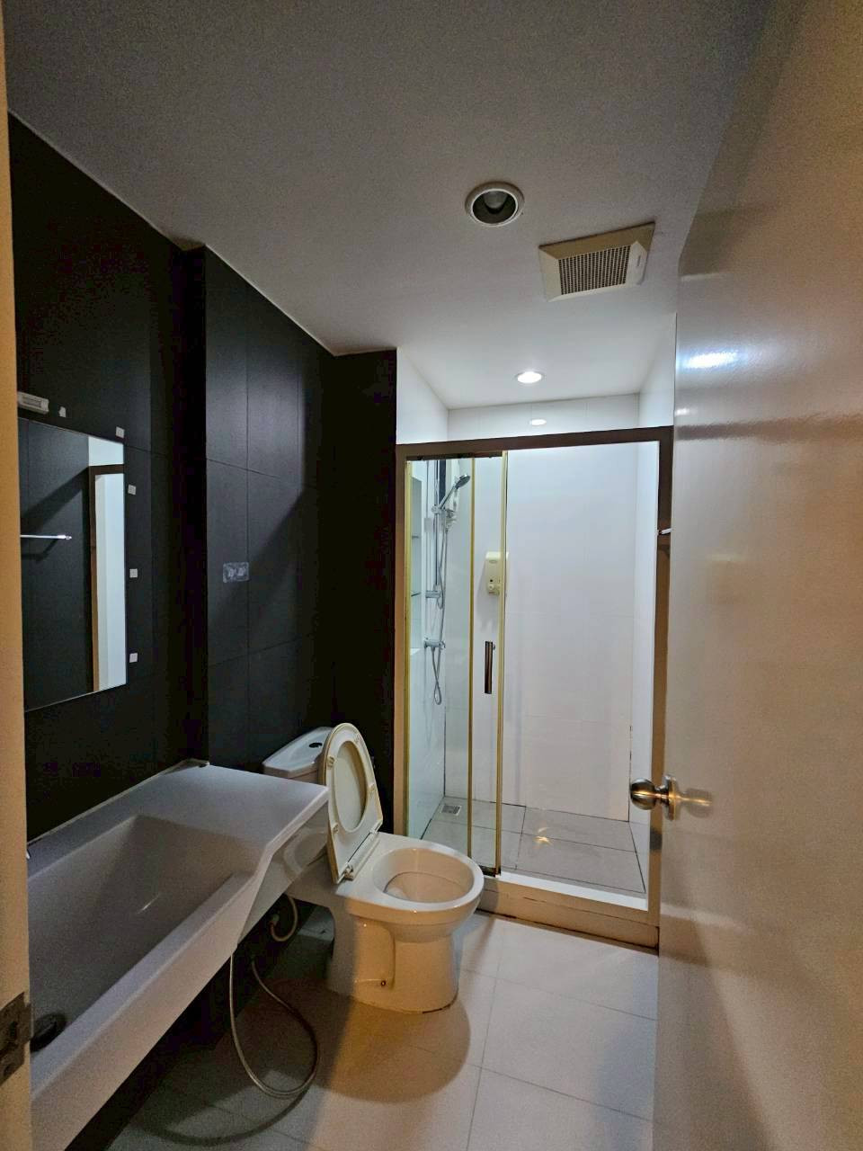 พร้อมอยู่ 5 พ.ย.นี้ ตึก C วิวนอก 📢 Line : @085pucam / 0627941024 🥳 YKP Rental Condo – รูปที่ 3