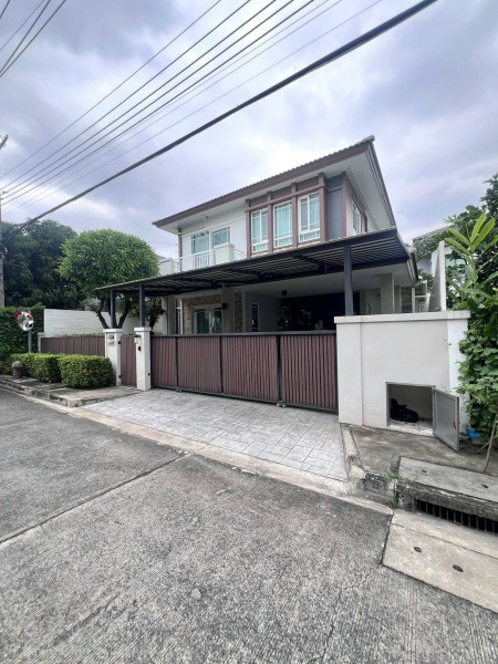 2-story detached house for sale, Manthana Rama 9-Srinakarin, prime location, Krungthep Kreetha 7, this location is close to the MRT Yellow Line (Sri Kreetha). 2-story detached house for sale, Manthana Rama 9-Srinakarin, prime location, Krungthep Kreetha 7, this location is close to the MRT Yellow Line (Sri Kreetha).