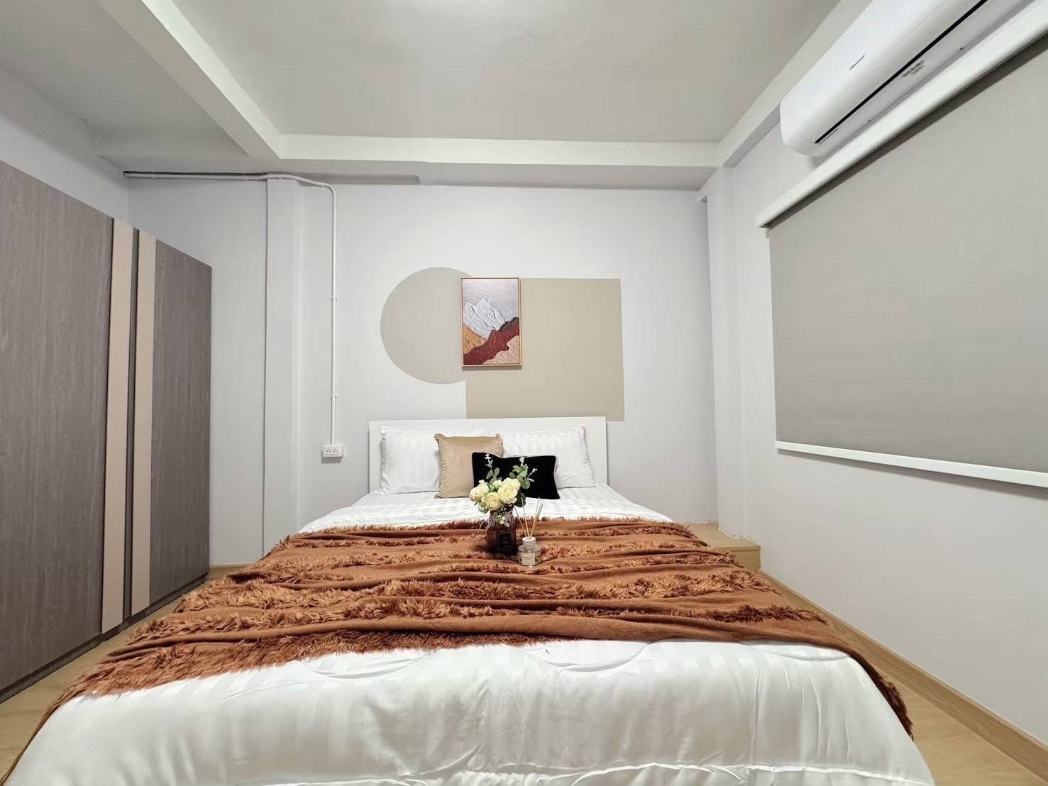 Single house Huai Khwang /5 bathrooms, 5 bedrooms /150,000 Single house Huai Khwang /5 bathrooms, 5 bedrooms /150,000