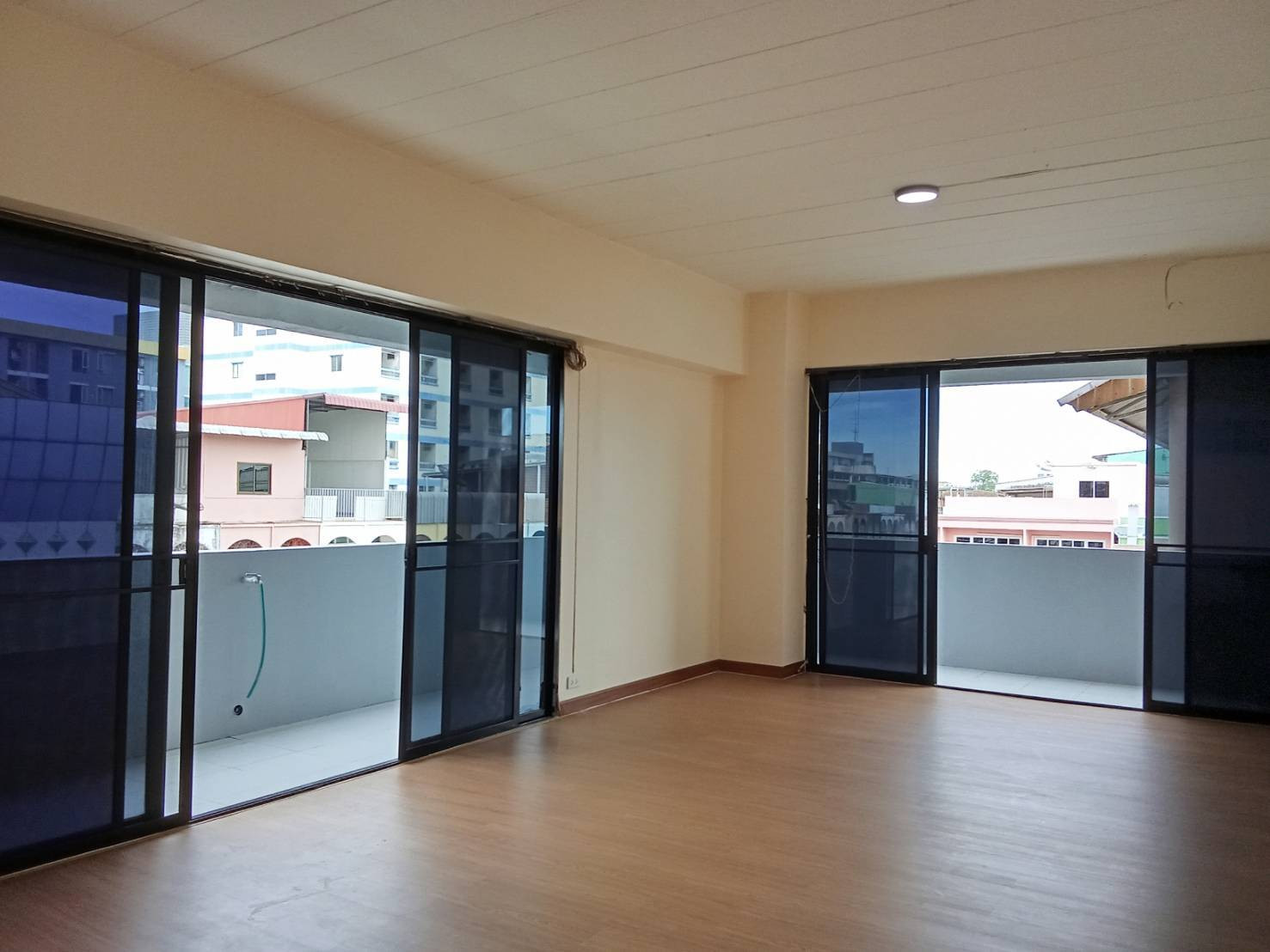 🔥 HOT SALE! Urgently,  moves back abroad. Selling cheaper than the market! Sukhapiban 3 Mansion (Sukhabhiban 3 Mansion), corner room, back, 52 sq m., prime location, Ramkhamhaeng. Near Lam Sali Intersection BTS