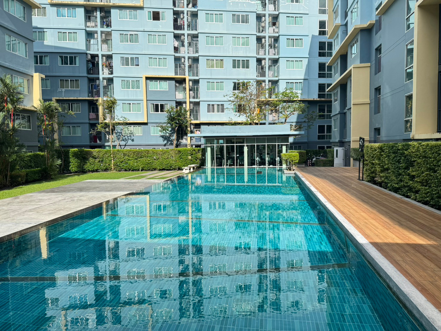 ขายถูก ดีคอนโดกะทู้ ชั้น 5ห้องมุม วิวสระ – รูปที่ 4