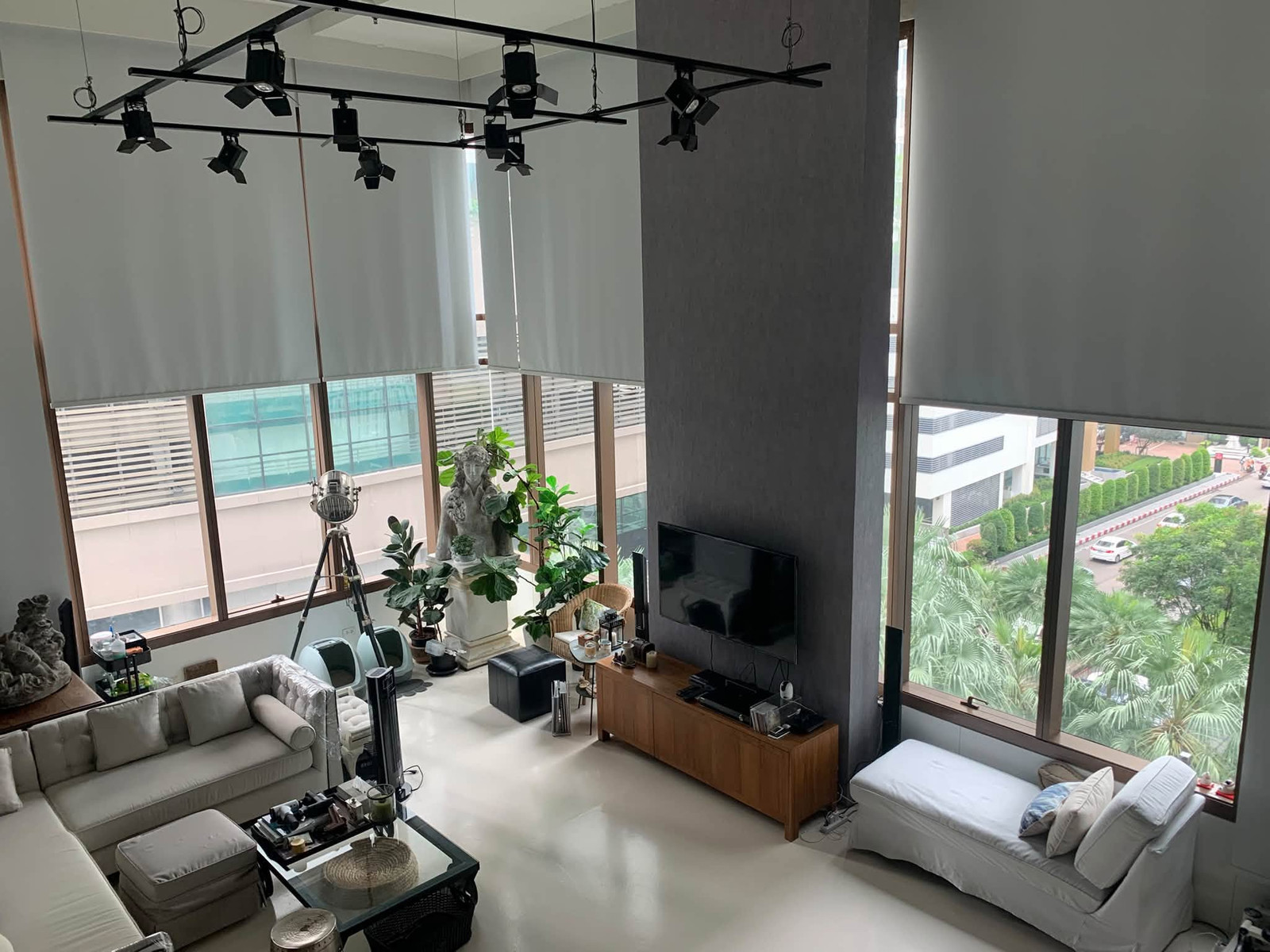 🏙️ For sale / rent 𝗧𝗛𝗘 𝗘𝗠𝗣𝗢𝗥𝗜𝗢 𝗣𝗟𝗔𝗖𝗘 Sukhumvit 24 | Luxury Duplex | Total area 180 sq m. | Ceiling height 6 meters | Private garden ✨