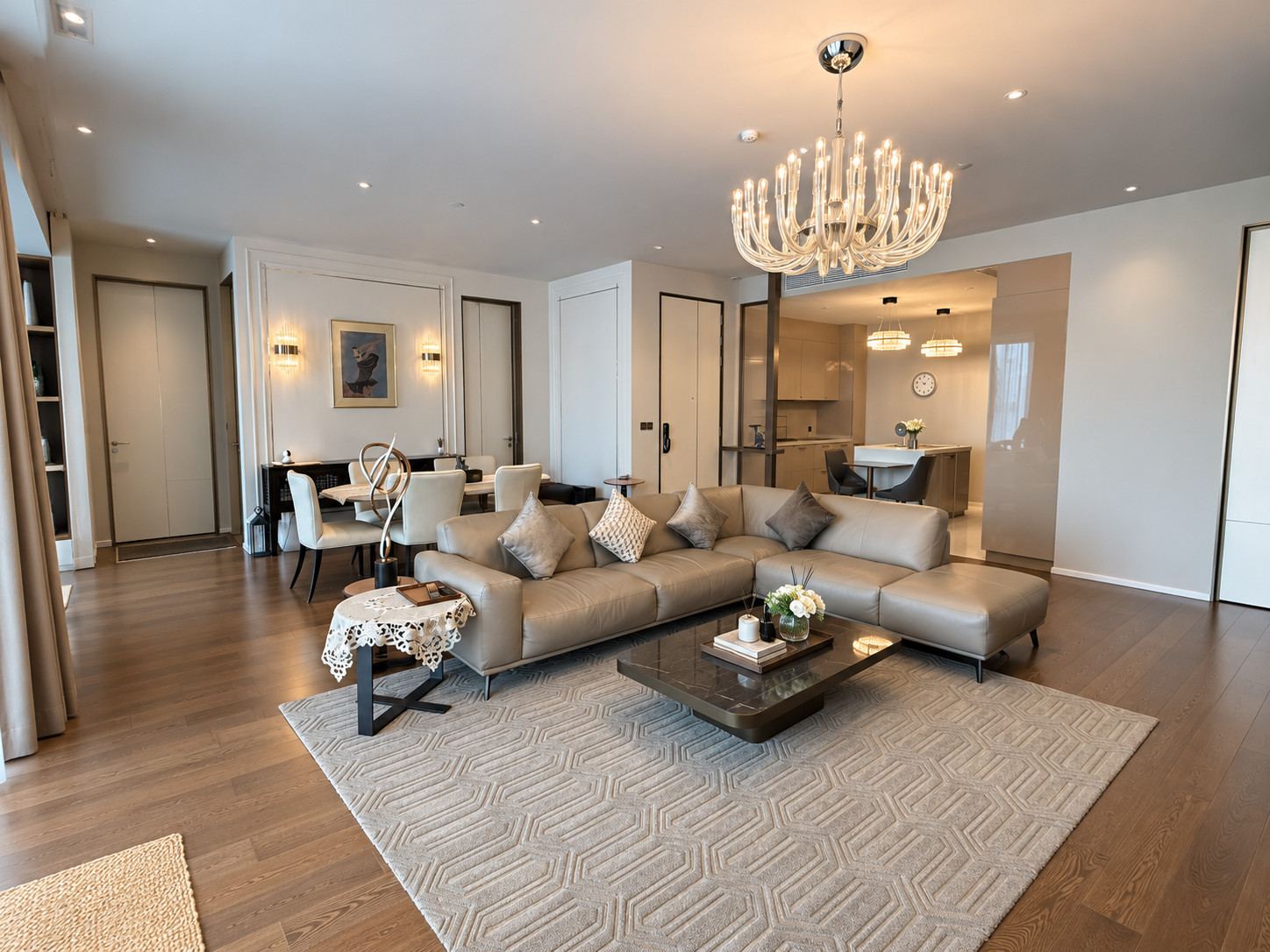 🔥🔥 KRAAM Sukhumvit 26 | Rare 3-Bedroom Residence in the Heart of Phrom Phong 🔥🔥 3 Bedrooms | 5 Bathrooms | 2 Deeded Parking Spaces | Rare Unit