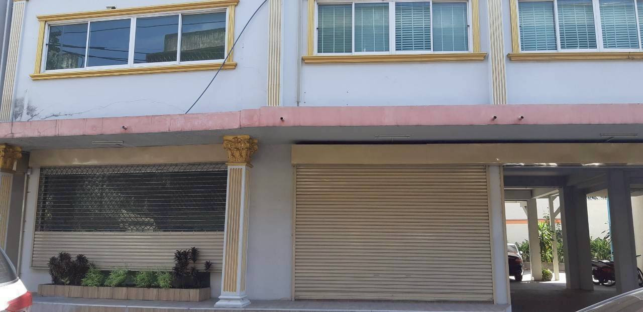 ให้เช่าอาคารทั้งหลัง ปากซอยลาดพร้าว 64 | พื้นที่ประมาณ 550 ตร.ม. | เหมาะทำสำนักงาน คลินิก สถาบัน และธุรกิจ | 100,000 บาท/เดือน ให้เช่าอาคารทั้งหลัง ปากซอยลาดพร้าว 64 | พื้นที่ประมาณ 550 ตร.ม. | เหมาะทำสำนักงาน คลินิก สถาบัน และธุรกิจ | 100,000 บาท/เดือน
