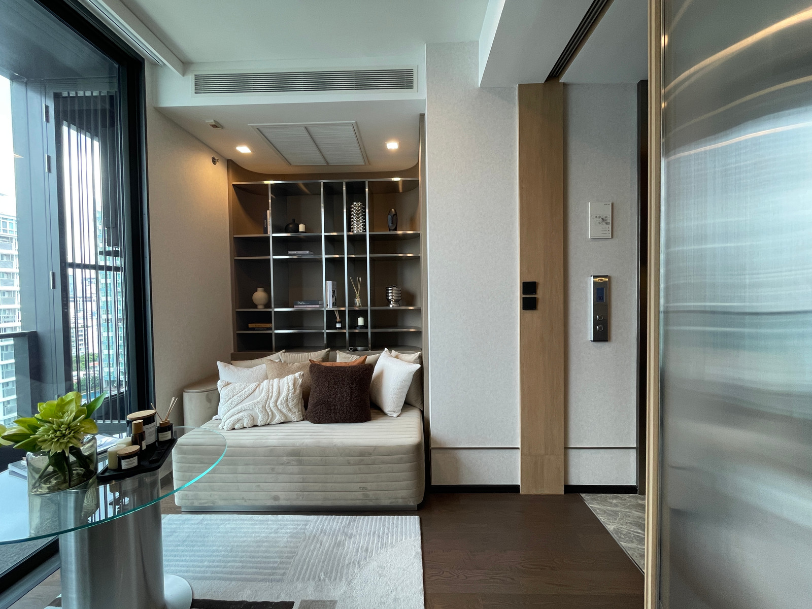 🌟 [Bring your bags and move in now!] For sale, 1 bedroom (50.74 sq m.), north balcony, AESTIQ Thonglor, Ultimate Class Condo with Private Lift delivered directly to the room.