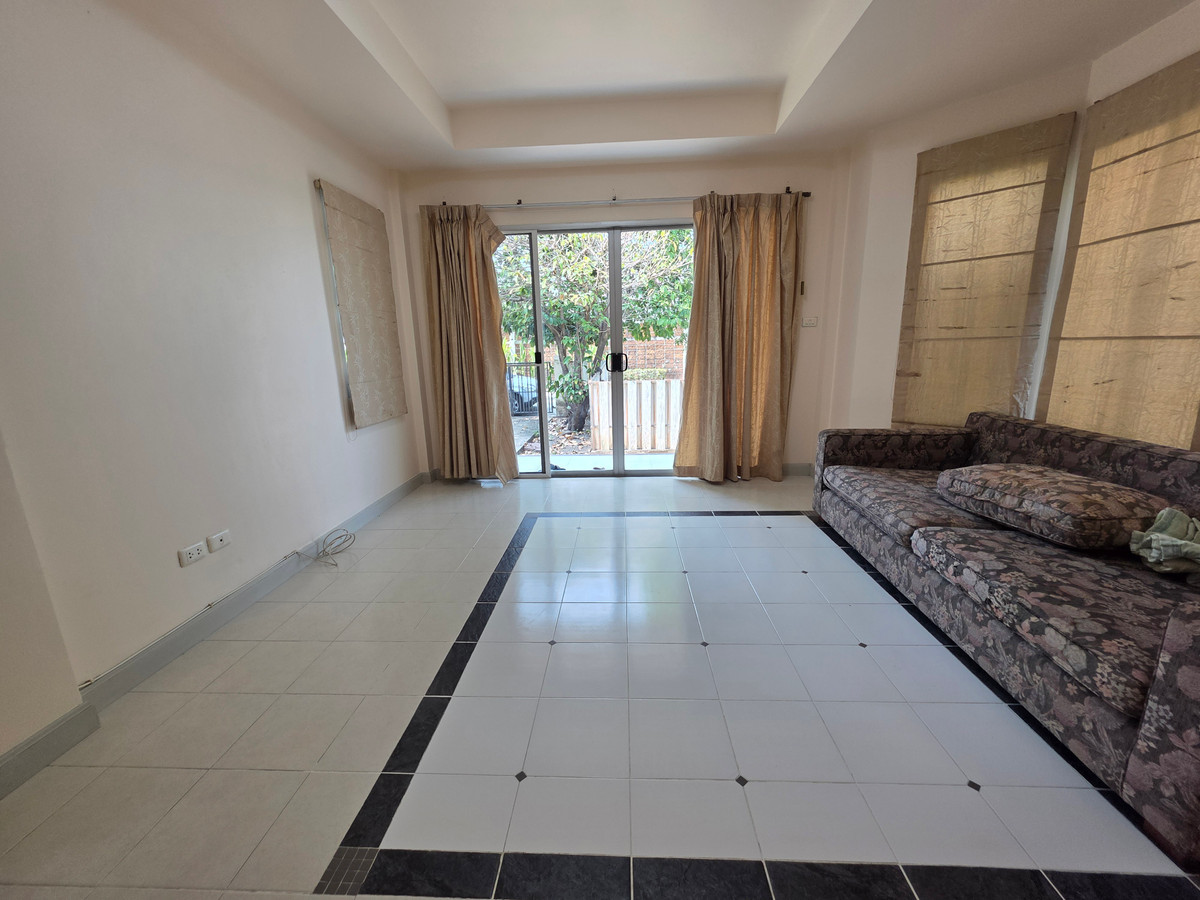 🟢 For sale/rent, 2-story detached house, Parichat Suwinthawong (Parichat Suwinthawong), with furniture, 3 air conditioners, shady atmosphere, pleasant. – รูปที่ 4
