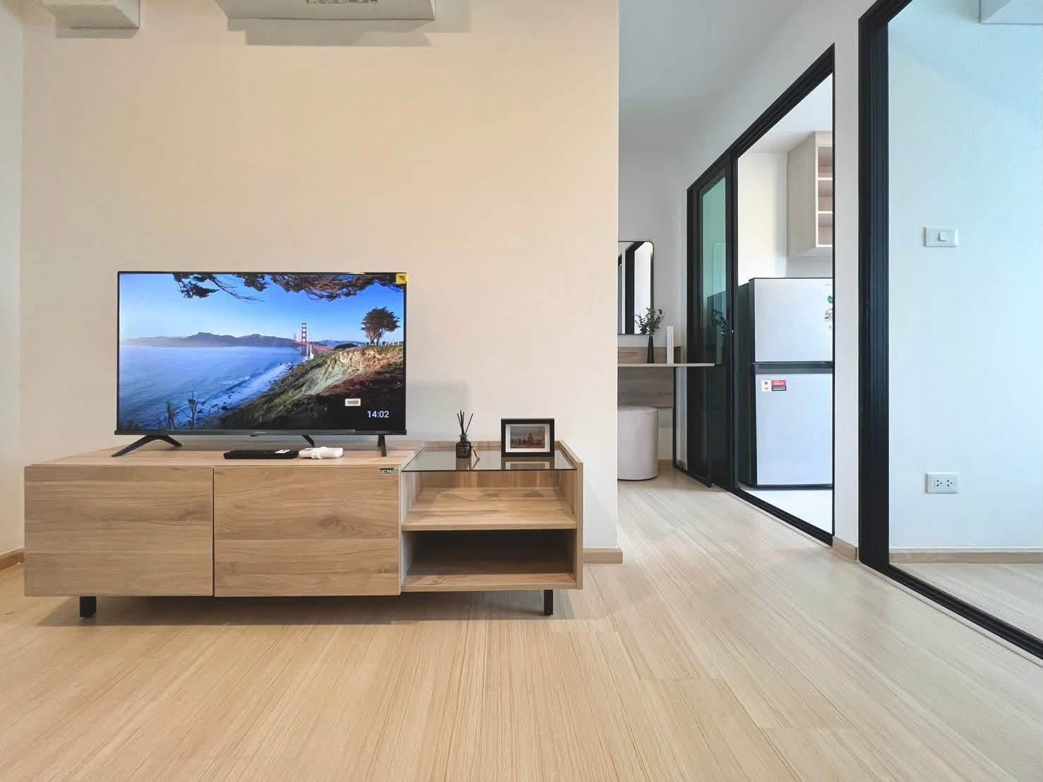 Beautiful room exactly as described! Condo for rent, Chewathai Hallmark Lat Phrao-Chokchai 4, fully furnished + electrical appliances, ready to move in, 14,000/month. Beautiful room exactly as described! Condo for rent, Chewathai Hallmark Lat Phrao-Chokchai 4, fully furnished + electrical appliances, ready to move in, 14,000/month.