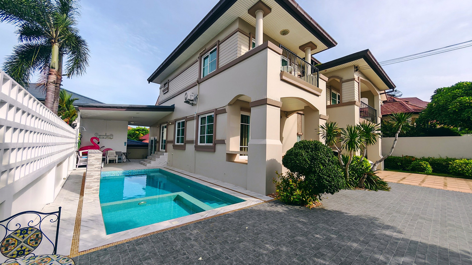 2-Story House for Sale and Rent in Toongklom-Talman Area, Pattaya 2-Story House for Sale and Rent in Toongklom-Talman Area, Pattaya