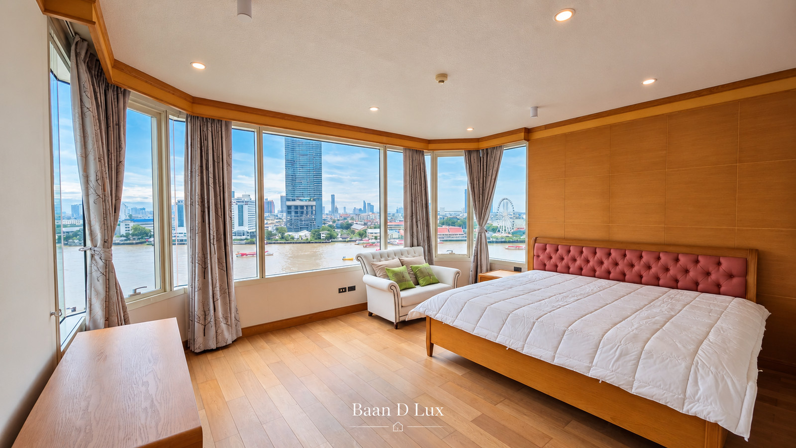 Condo for sale: Watermark Chaophraya River (245 sq m.), 3 bedrooms, 4 bathrooms, river view in every room. Condo for sale: Watermark Chaophraya River (245 sq m.), 3 bedrooms, 4 bathrooms, river view in every room.