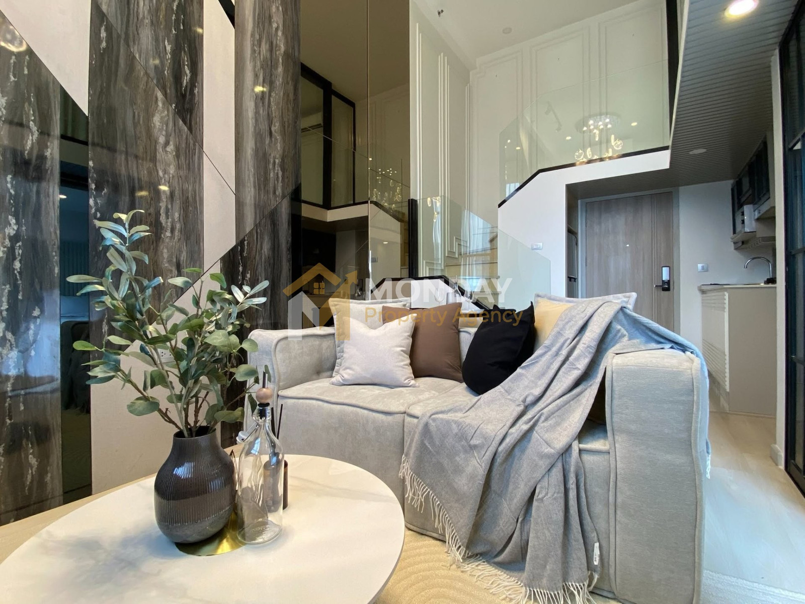 🔥 Duplex แต่งสวยสุดปัง! ราคาดีมาก รีบด่วน ทำเลสาทร 🏢✨ 2 Bedroom 1 Bathroom 35,000/เดือน 📞 Call: 092-461-6989