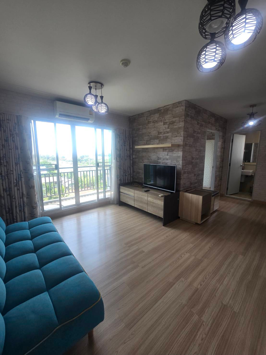 Condo for rent: Rill Condo Rangsit (Rill Condo). If interested in renting, contact us. ID Line : @LANDPLUS