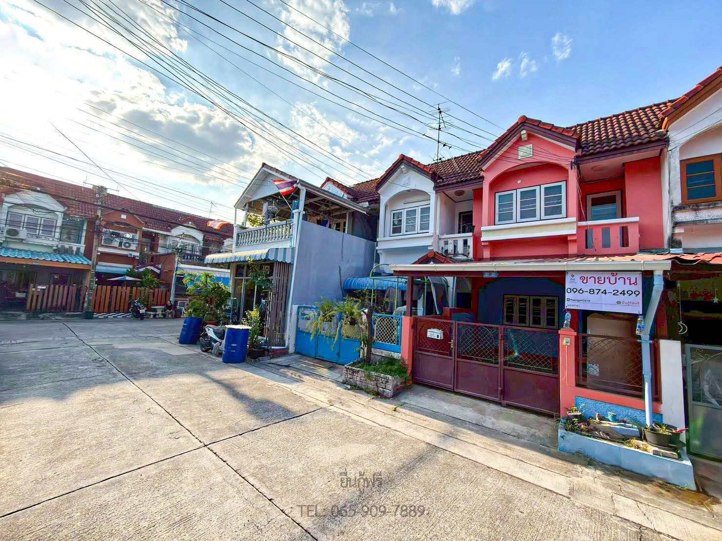 ขายหมู่บ้าน ทานตะวัน ซอย. มิตรไมตรี 16