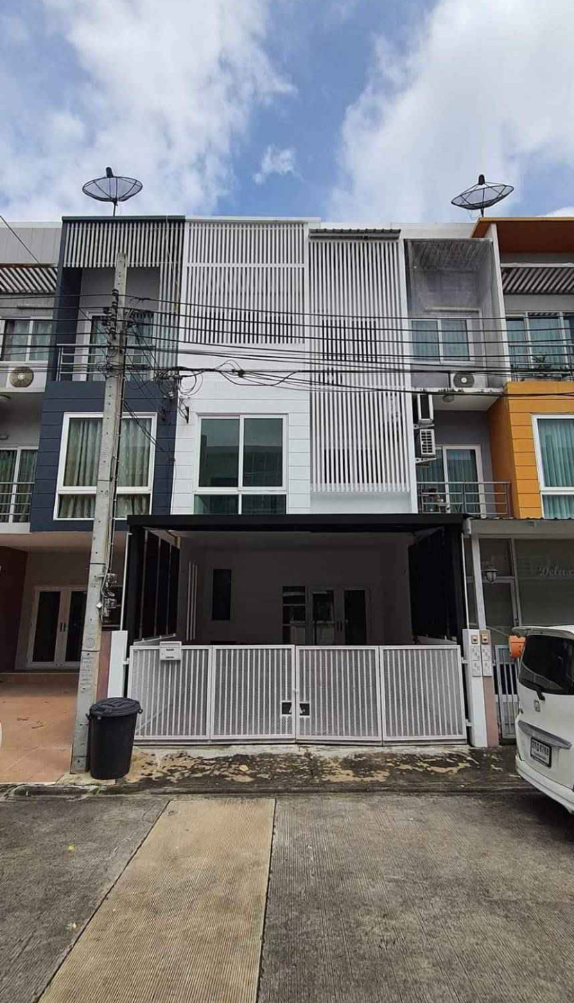 Townhome for rent, Greenwich Ramintra, next to Makro Ramintra, near Fashion Island.