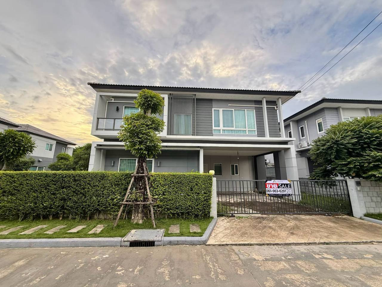 2-storey detached house for sale, Centro Bangna-Wongwaen, house on the edge of 61.5 sq m, 4 bedrooms, 4 bathrooms, with furniture. Bangna-Prawet area