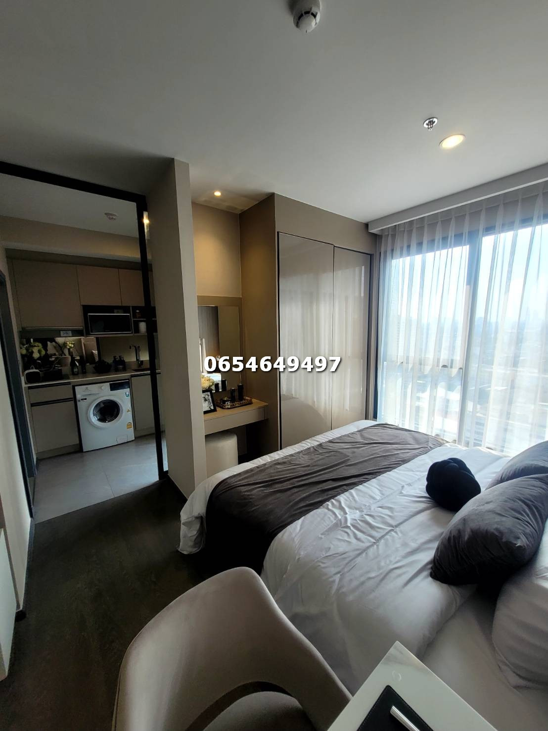 Urgent for sale Coco Parc, Studio room, size 26 sq m. Price 5,642,000 baht. If interested, contact 065-464-9497. Urgent for sale Coco Parc, Studio room, size 26 sq m. Price 5,642,000 baht. If interested, contact 065-464-9497.