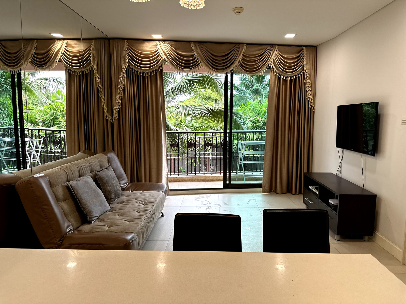 Corner room for sale, luxury condo, Moroccan style. Next to a private beach Resort atmosphere: Marrakesh Hua Hin Residences