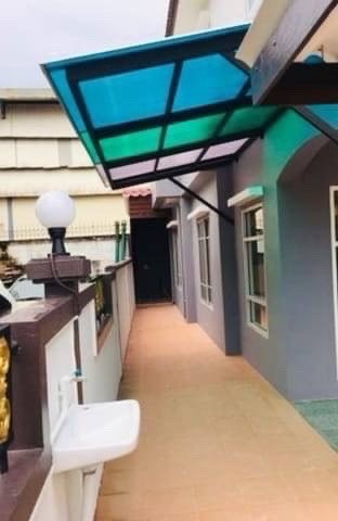 🟢 Townhome for rent, 2 floors, large house, spacious area, installed 2 air conditioners, water pump, water tank, wrought iron, mosquito screen, and complete set of curtains. Ready to move in – รูปที่ 3