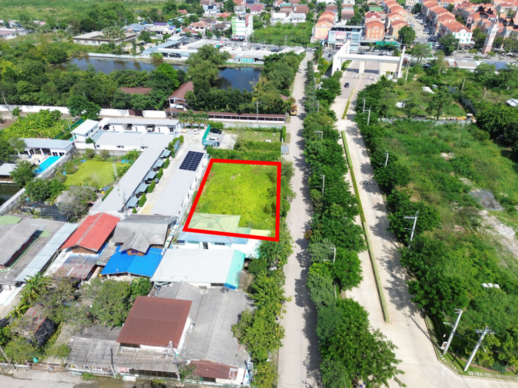 Land for sale, Soi Watcharaphon 1-10, size 200 sq m, near Theparak Road, 850 m. KK