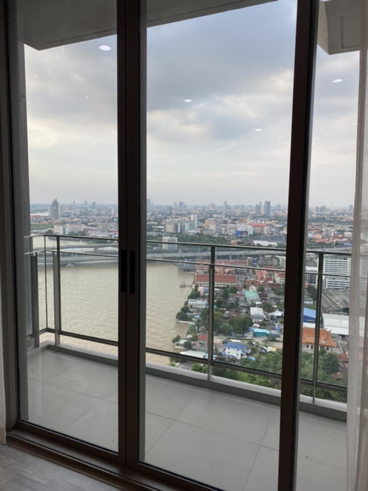 🔥 Very urgent! 2 bedrooms, high floor, stunning river view at a very good price 🌊✨ (333 Riverside) 2 Bedroom 2 Bathroom 12,500,000 baht (very good price!) 📞 Call: 092-461-6989 🔥 Very urgent! 2 bedrooms, high floor, stunning river view at a very good price 🌊✨ (333 Riverside) 2 Bedroom 2 Bathroom 12,500,000 baht (very good price!) 📞 Call: 092-461-6989