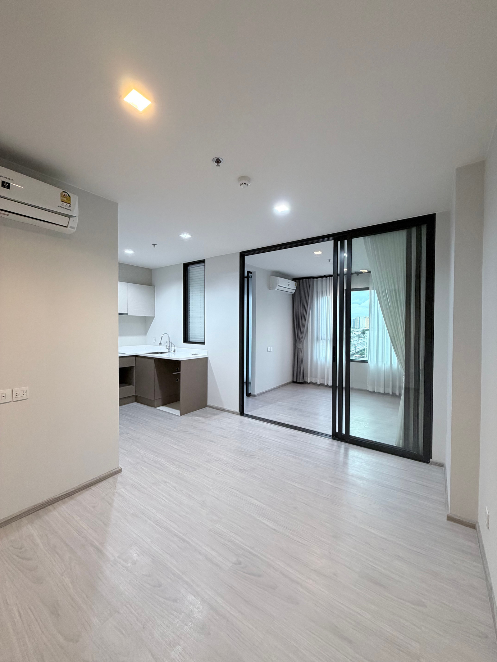 BEST Price !! ราคาดีสุดในตึก Life Sathorn Sierra 1 Bed 32 ตรม แค่ 3.1 ล้าน !! BEST Price !! ราคาดีสุดในตึก Life Sathorn Sierra 1 Bed 32 ตรม แค่ 3.1 ล้าน !!