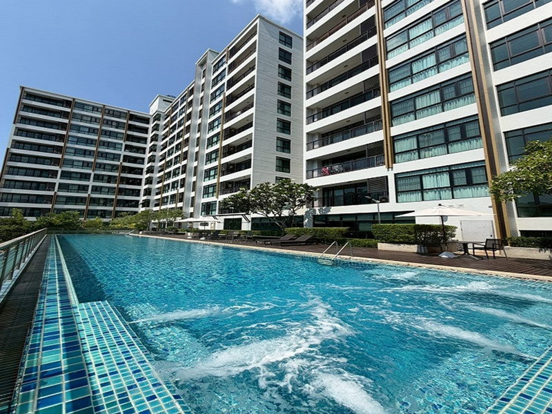 Condo for sale with a beautiful view in Si Racha (Suntara Residence), near Assumption College; ideal for investment. Condo for sale with a beautiful view in Si Racha (Suntara Residence), near Assumption College; ideal for investment.