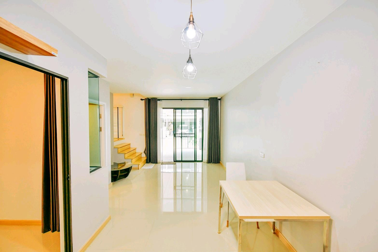 3-story townhome for sale with tenants • J Grand Sathorn-Kanlapaphruek Village 3-story townhome for sale with tenants • J Grand Sathorn-Kanlapaphruek Village