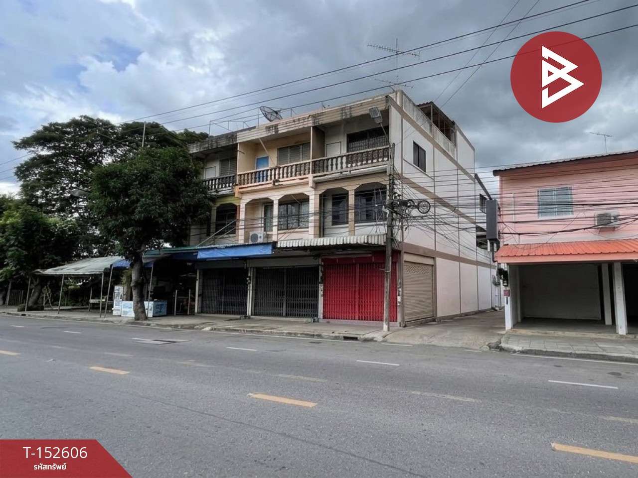 ขายอาคารพาณิชย์ 3 ชั้นครึ่ง เนื้อที่ 19.4 ตร.ว บ้านไร่ ราชบุรี ทำเลดีติดถนน – รูปที่ 2