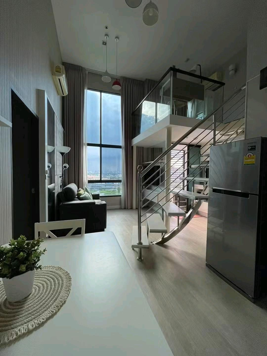✨🚆 Near BTS Udomsuk, MOFT room, corner room, high ceiling, airy, 46.5 sq m. with mezzanine, can be used in many ways. ✨🚆 Near BTS Udomsuk, MOFT room, corner room, high ceiling, airy, 46.5 sq m. with mezzanine, can be used in many ways.