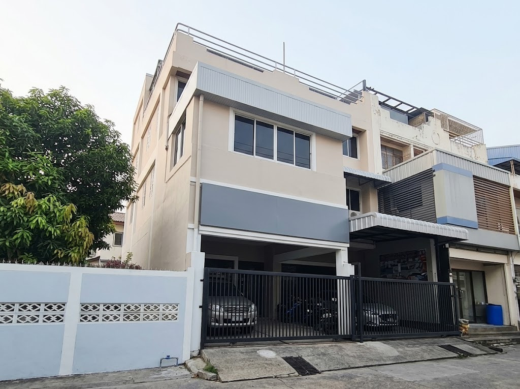 Home office for rent, 6 floors, area 50 sq m, usable area 580 sq m, 6 bedrooms, 6 bathrooms, Sukhumvit Road 103, Soi Udomsuk, rental price 60,000 baht/mo. Home office for rent, 6 floors, area 50 sq m, usable area 580 sq m, 6 bedrooms, 6 bathrooms, Sukhumvit Road 103, Soi Udomsuk, rental price 60,000 baht/mo.