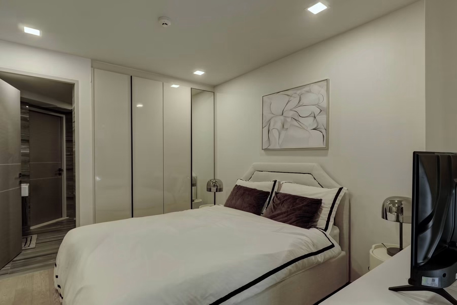 🔆For rent Ashton Residence 41  ✨ 3 ห้องนอนใหญ่ 3 ห้องน้ำ  Duplex  ครัวพร้อมประตูกระจกกั้น  ✨ จอดรถได้ 3 คัน   ✨ Pet Friendly เลี้ยงสัตว์ได้ 45 Kg