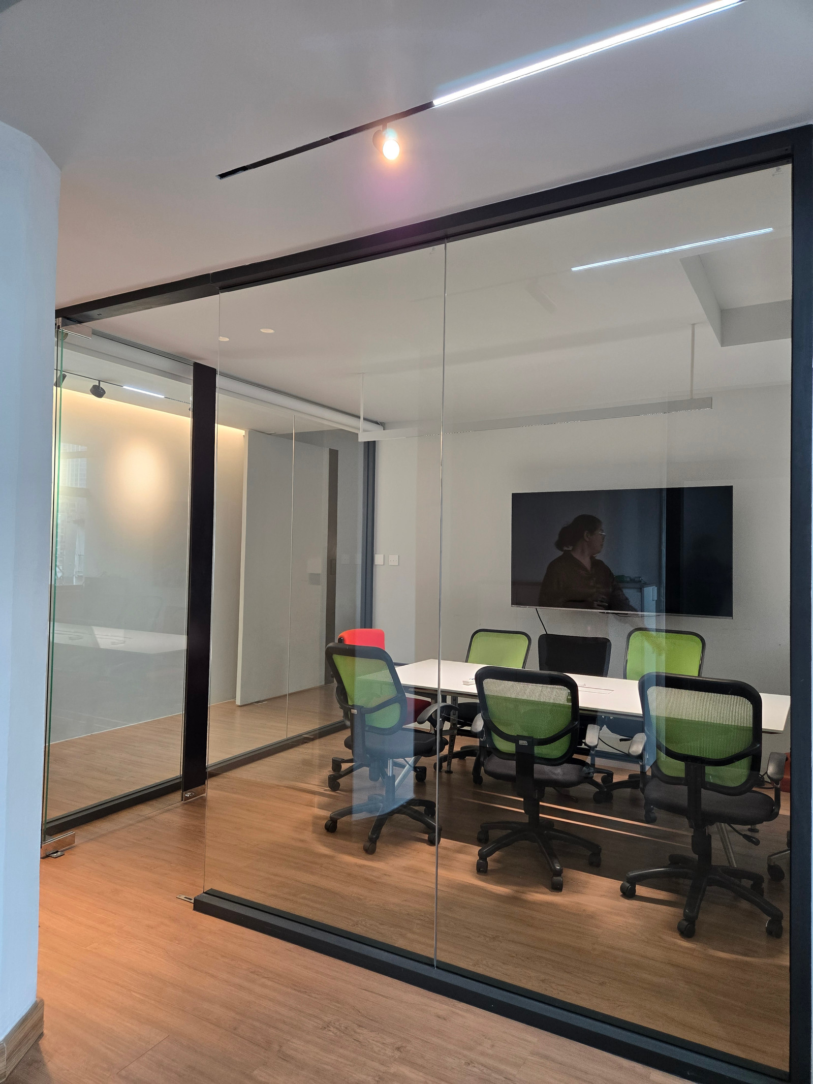 🔥 Office for rent in prime location In the heart of Ploenchit! Sukhumvit Soi 2 🔥 Space for rent for business, office or special school. In a potential location, convenient to travel, newly renovated, ready to move in immediately! – รูปที่ 4