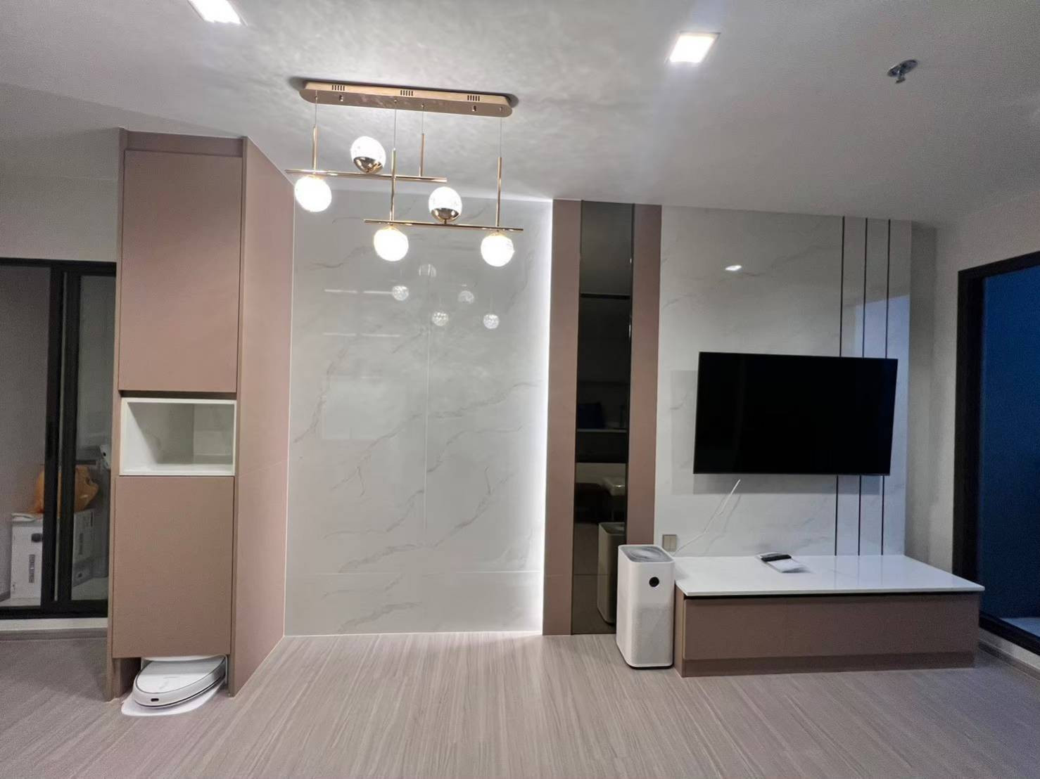 FOR : Life Sathorn Sierra | Corner Unit, Floor 18 | 58.04 sqm, 2 Beds 2 Baths | THB 35,000/month
