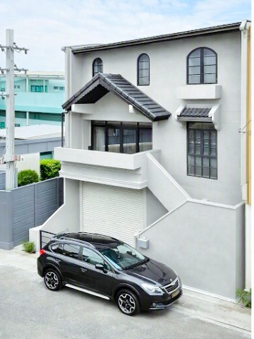 Charn at the Avenue.700m. MRT ChaengWatthana14 160m. Pink Line station. 3-story end-unit townhome Charn at the Avenue.700m. MRT ChaengWatthana14 160m. Pink Line station. 3-story end-unit townhome
